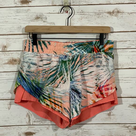Fabletics Latrice Shorts - Marbella Print/Ginger - Medium - Picture 5 of 11